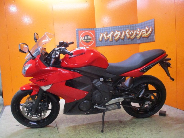 反対側もこの通り状態グッド！！車検も今年の１１１月まで残っているお買い得な一台ですよ！！